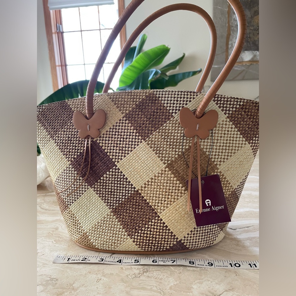 *NWT* Etienne Aigner Straw Tote, Camel color - Picture 10 of 12